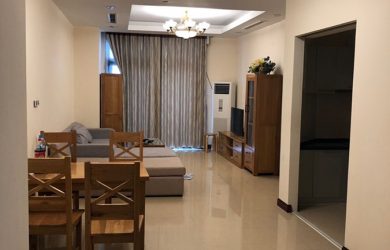 Không gian phòng khách nhìn từ ngoài vào